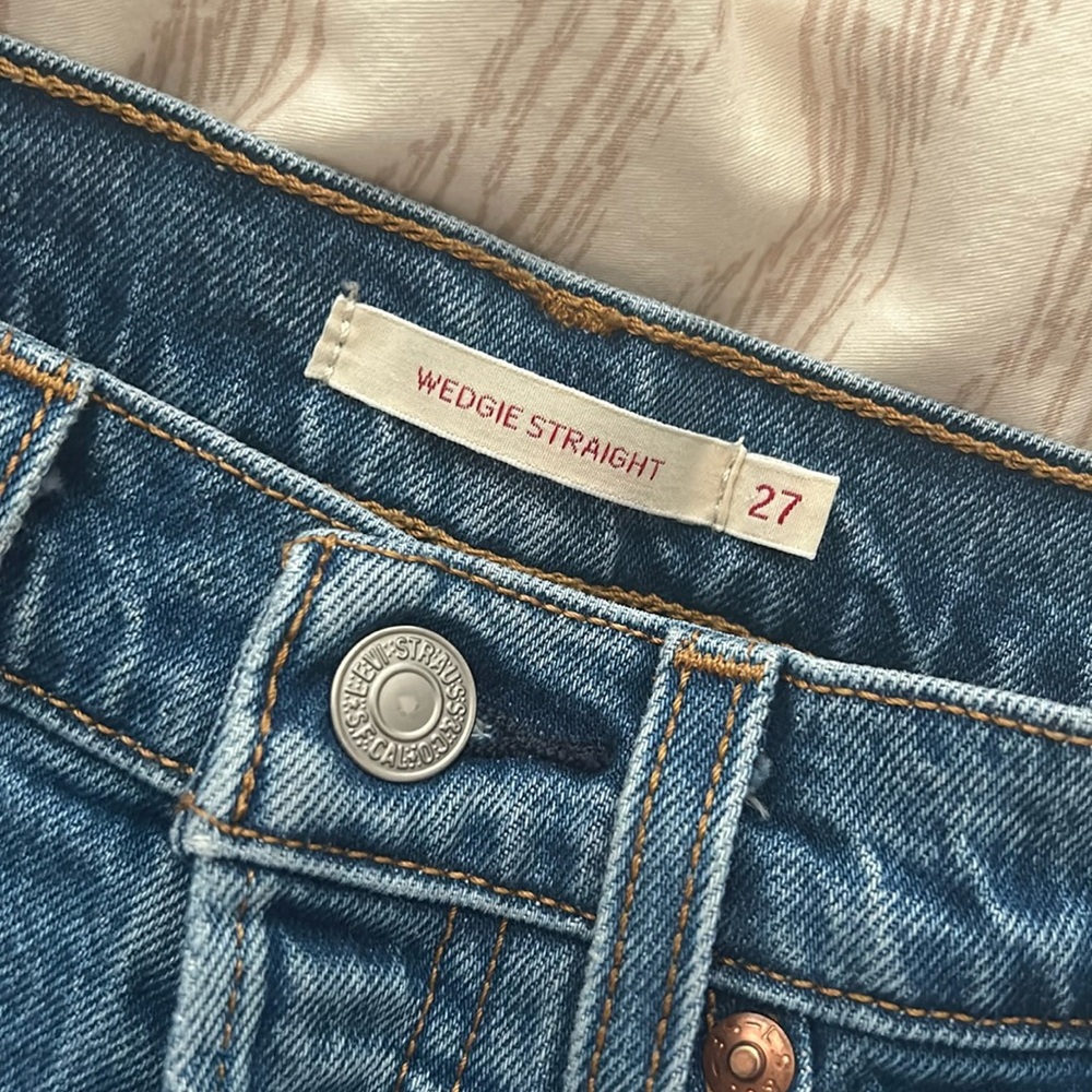 Levi’s Wedgie Straight